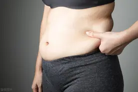 “瘦肚子”最有效的7个动作，坚持一个月瘦一圈！图片