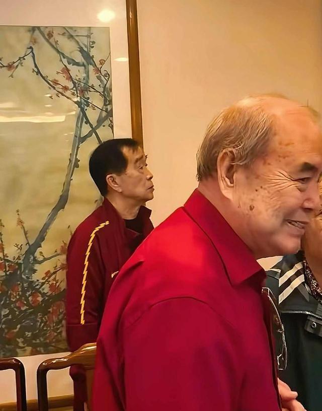 相声界泰斗北京聚会，李国盛坐C位，李金斗 赵炎 石富宽站二排
