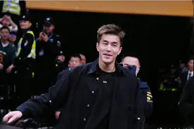 郭艾伦谈重返辽篮:2个月不见感觉队友都变强了 我回来打不上球了图片