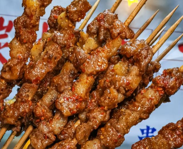 加拿大小伙在中国生活一个月，回去坦言：再也不习惯国外的夜晚了