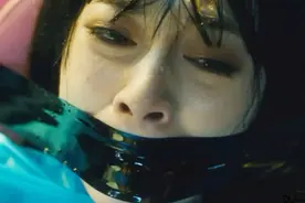 等会儿？女大学生怀上闺蜜的孩子？图片