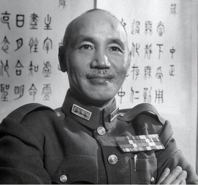 1965年，毛主席劝蒋介石回大陆，老蒋提出六个要求，毛主席：同意