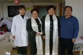 娜 仁：名医阿嘎旺鲁布桑丹毕扎拉桑图片