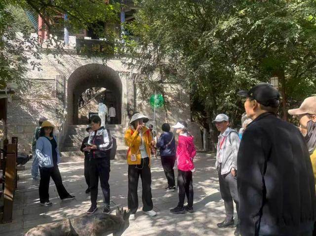 “环西部火车游·崆峒号”再启九月白露康养之旅