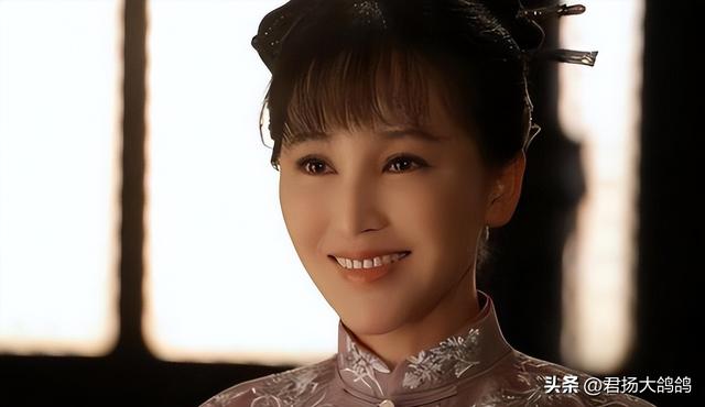 她19岁与导演私奔，在地下室裸婚连生3胎	，今被丈夫用7部剧捧红