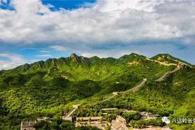 【长城会客厅】索马里联邦共和国总统马哈茂德登上八达岭长城图片