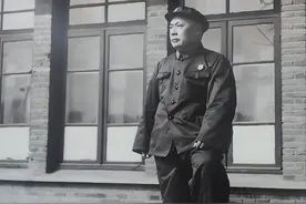 陈毅视察湖南，副省长接站，陈毅：你当年差点杀了我，还敢来接站图片