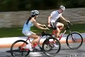 骑行圈里到底乱不乱，话题冲上热搜，评论区神回复真是有点辣眼睛图片