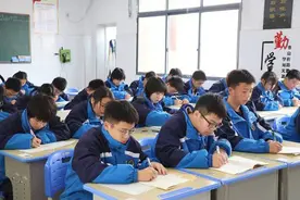多地施行高中周末双休引发热议，成绩与健康如何“休”得平衡？图片