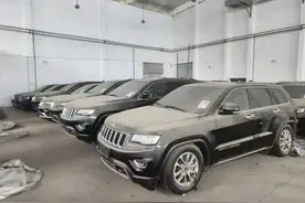 15年天津港爆炸，未受损的吉普大切诺基，现在卖5万多还卖不掉？图片