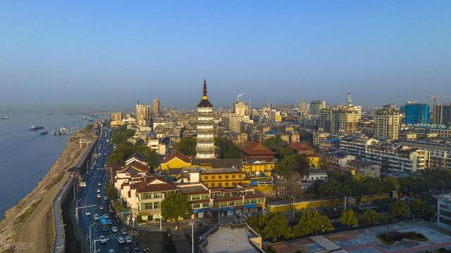 中国“退步”最快的城市，曾和上海、重庆齐名，如今沦为三线城市