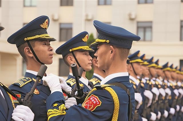 又有2名间谍被揪出？阅兵军机训练期间，2人违规“黑飞”拍摄被抓