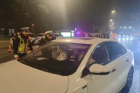 春节坚守 温暖相伴｜他们不仅是道路的守护者 还是游客的贴心“向导”图片