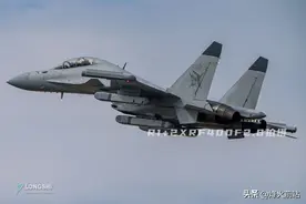 解放军亮出歼15D，美军测试新型干扰吊舱，捏软柿子？拿胡塞开刀图片