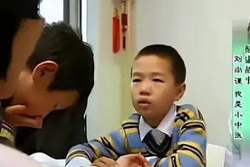 上海10岁男孩坐诊看病，十秒就能判断病症，老中医：他是华佗转世图片