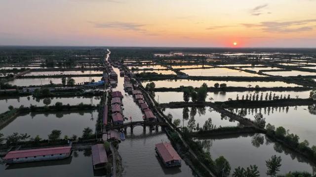 济宁文旅再添新名片！微山湖渔家水街景区成功获国家4A级旅游景区