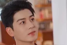 第一次刷到女主最终嫁男二的，话说男主艾泓辰长得真像李敏镐啊图片