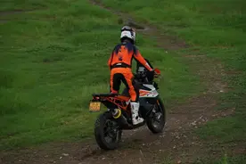 出门摩旅该选大踏板还是ADV，来看摩友怎么说图片