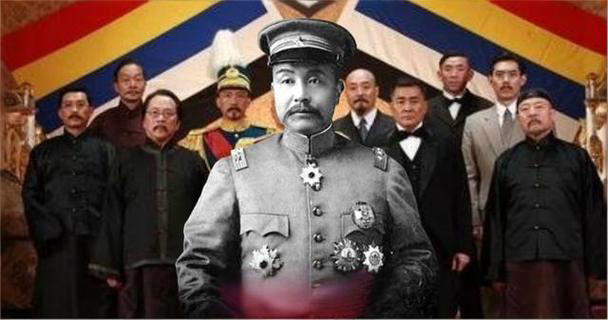 临死前袁世凯把儿子叫到床前：你不要送葬，开枪打死穿红衣服的人