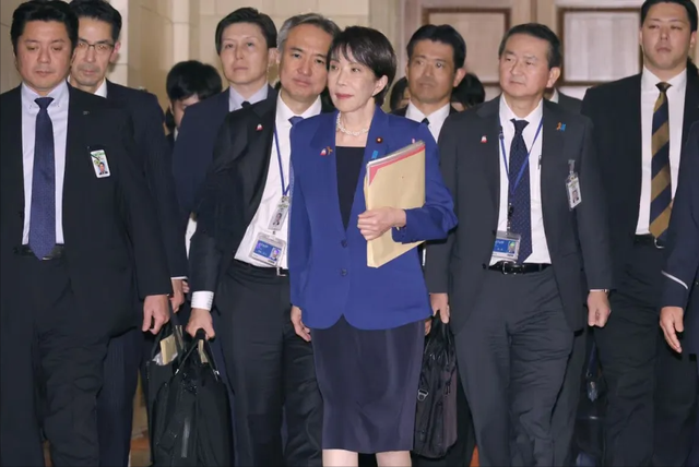 高市还继续嘴硬？中方不再客气！商务部下达77号令，锁死日本命门