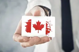 加拿大枫叶卡和入籍的区别图片