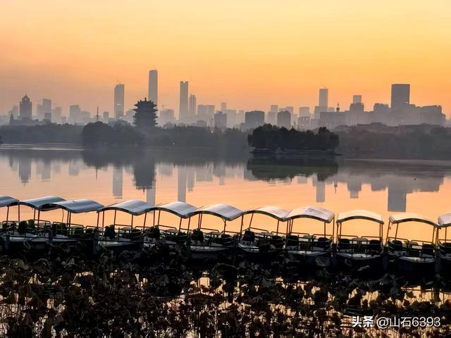 新华社原军事记者陶俊峰泉城美拍：《初冬大明湖晨曦美景》