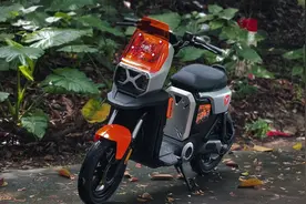 电动自行车也能续航100公里，九号与雅迪你怎么选？一款配钠电池图片