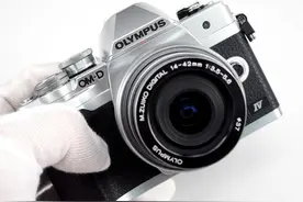 想入手长焦方面有优势的小相机，奥林巴斯微单EM10四代怎么样？图片