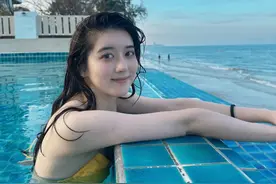 李凯馨，168CM，比基尼泳装穿搭大秀完美好身材！图片