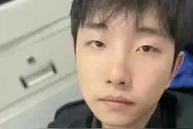 踩烂老人青菜后续：孙某饭被辞退，领导也受牵连，他肠子都悔青了图片