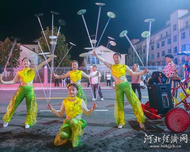 国庆中秋假期：吴桥杂技游“热辣滚烫”