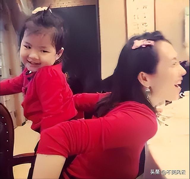 章子怡也没想到，判给前夫汪峰的9岁女儿，如今成了她的“救赎”