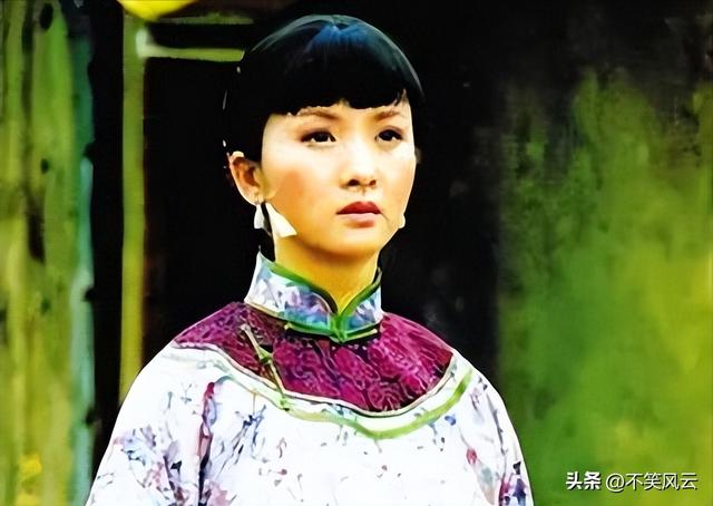 吃里扒外！定居美国13年，回国捞金惨遭“驱逐”，52岁活成了笑话