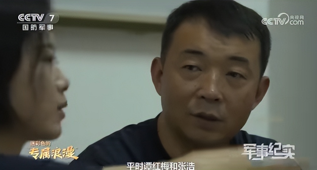 阅兵女机长身份曝光！私生活被扒牺牲太大，老公不简单，央视点名