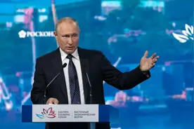 俄罗斯对华让步，把后背交给中国，中方的回复，让普京很满意图片