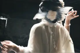 心声被偷听，满朝文武齐吃瓜图片