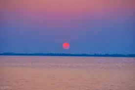 它叫海盐，是余华想一直游到海水变蓝的故乡图片