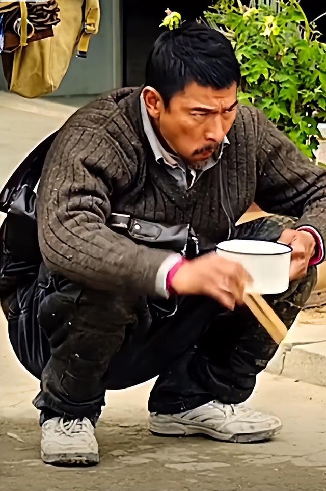 身上多处纹身还演农民？《生万物》闭眼选角，主演遭质疑