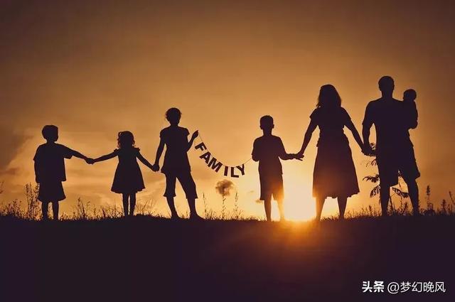 没有夫妻生活的男人,往往逃不过这3种行为,很现实,也很扎心