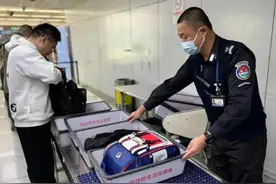 机场安全员提醒：这三样东西可以带上飞机，好多人不懂偷偷扔掉了图片