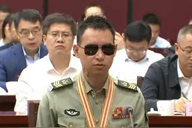 杜富国5个月内连升2级军衔，兵龄仅12年，只差最后一步就荣升兵王图片