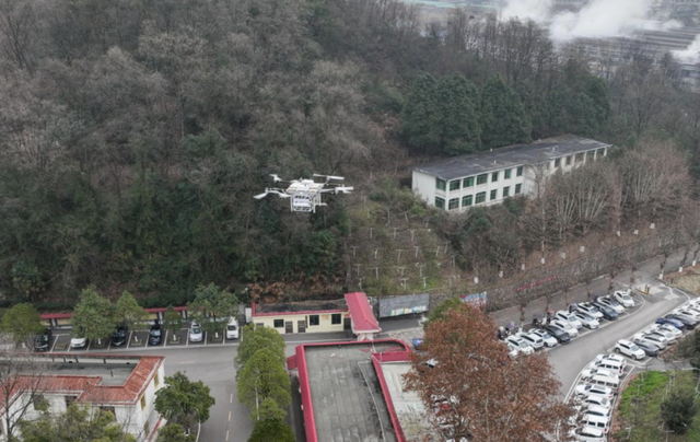 数智改变生活｜数博会“黑科技”走进生活：你的外卖、快递未来这样“飞”到家！