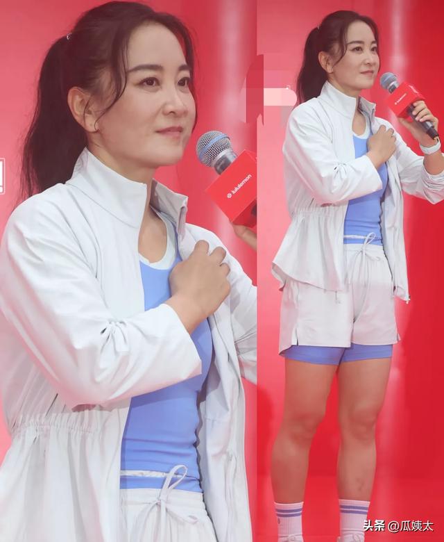 42岁贾玲和53岁鲁豫同款照好吓人，饿瘦的和运动瘦的差距太明显了