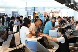 “十一”节前出行火热 南航在汉多条航线即将售罄图片