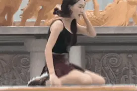 上星综艺变造星平台，素人擦边低俗博眼球，为何还能播出2000期？图片