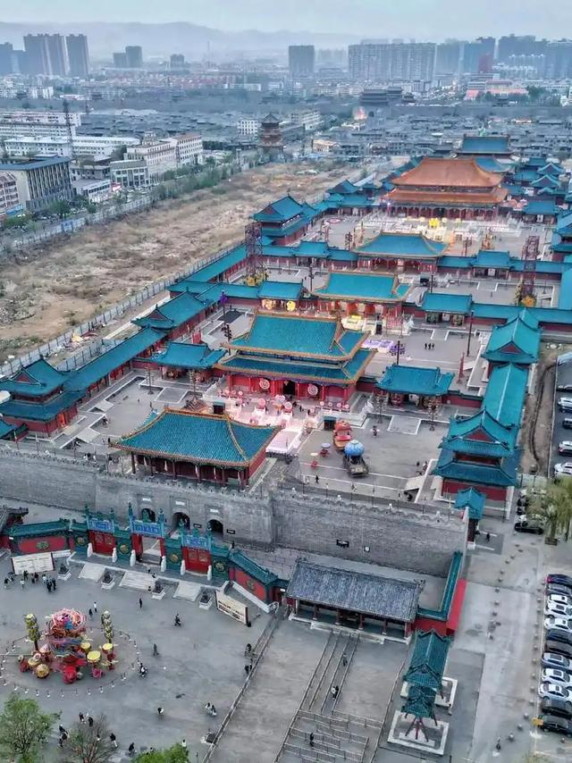 黄河中游的千年山西,汾河作为山西母亲河,灌溉出片片肥田沃土。