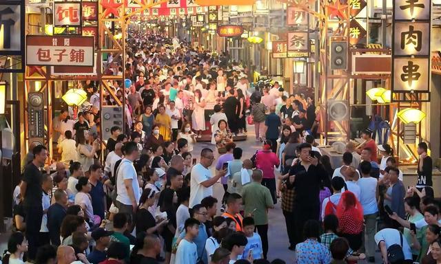 昔阳红旗一条街“那年昔阳”70S沉浸式街区：用“新业态+沉浸式体验”解锁文旅转型新密码