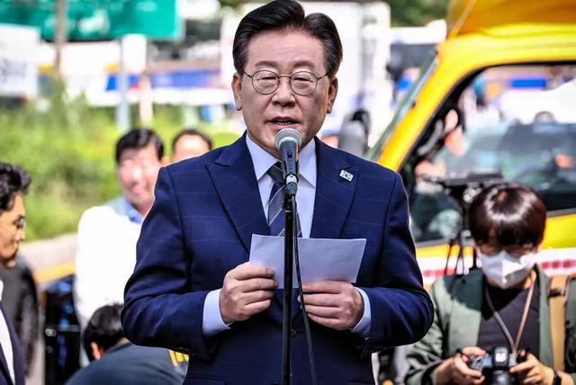 阅兵在即，中方祭扫墓地，派人祭奠韩国前总统，李在明反应很强烈