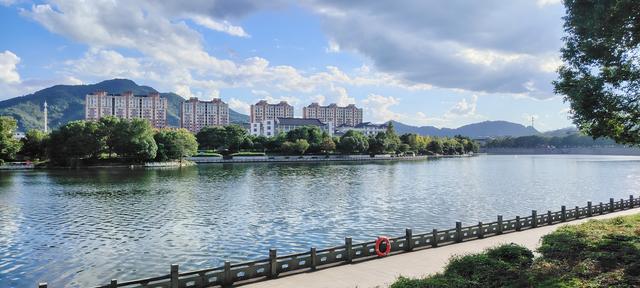 国庆、双秋双节只身一人南方行之第五天（从舟山到溪口）