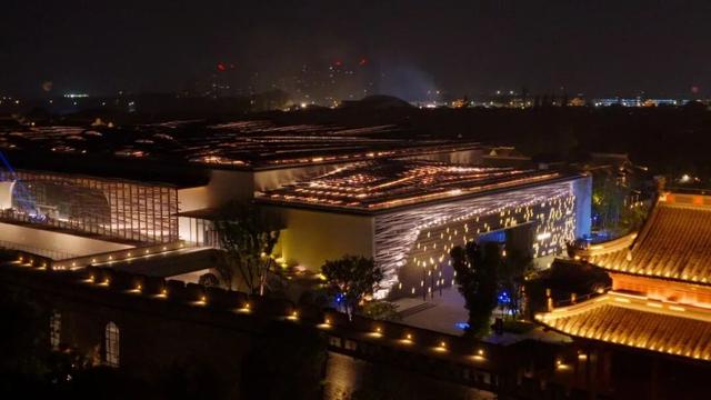 逃离“古镇样板间”：盐官潮乐之城开始“养”交响乐团了